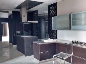 Living Room in 4 BHK Apartment at Ahuja Towers, Prabhadevi – for Sale