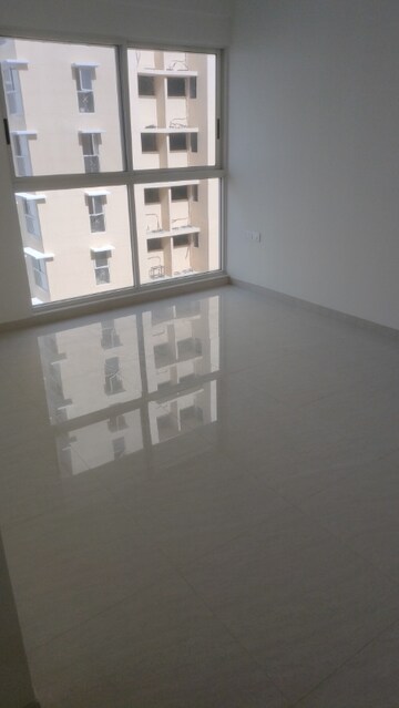 Room in 3.5 BHK Apartment at Lodha Bella Vita, Nibm Road – for Rent
