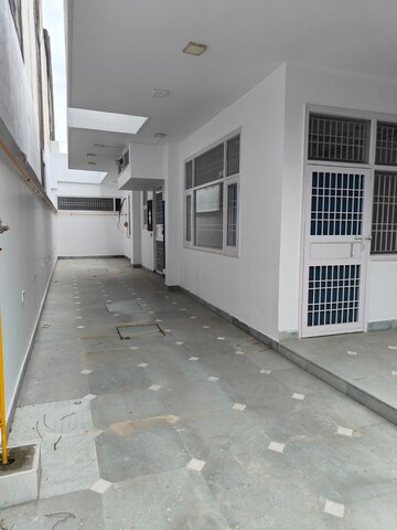 Balcony in 4 BHK Independent House at RWA Apartments Sector 71, Sector 71 – for Rent