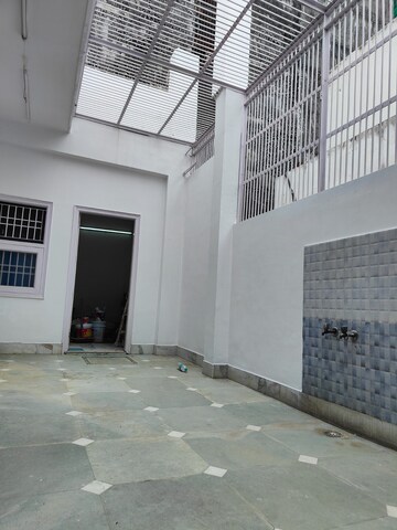 Room in 4 BHK Independent House at RWA Apartments Sector 71, Sector 71 – for Rent
