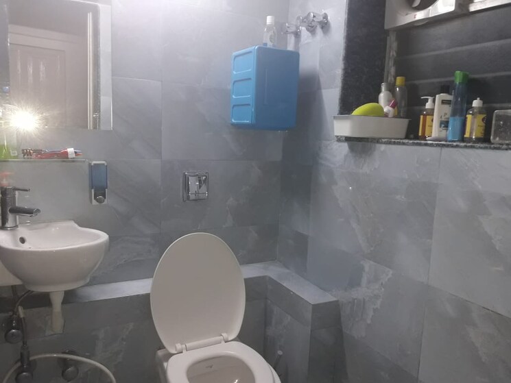 Bathroom, mistry-chamber 1 Bedroom 550 Sq.Ft. Apartment In Colaba Mumbai 8755962