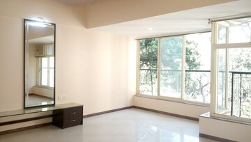 Room in 2 BHK Apartment at Juhu – for Rent