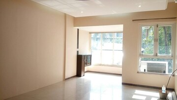 Room in 2 BHK Apartment at Juhu – for Rent