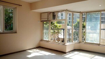 Bedroom in 2 BHK Apartment at Juhu – for Rent