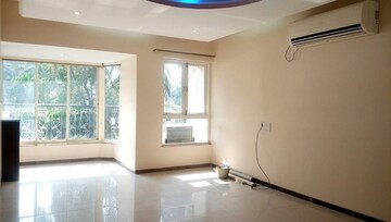 Room in 2 BHK Apartment at Juhu – for Rent