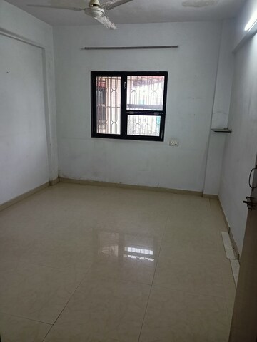 Room in 2 BHK Apartment at Bandra West – for Rent