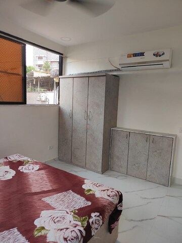 Bedroom in 1 RK Apartment at Bandra West – for Rent