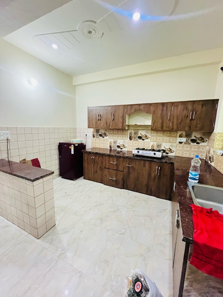 Kitchen, sector 52 2 Bedroom 1350 Sq.Ft. Builder Floor In Sector 52 Gurgaon 8756473