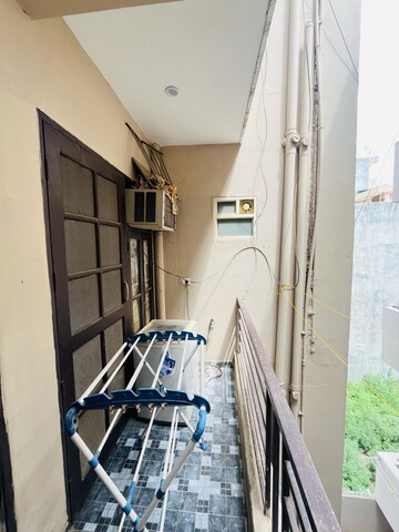 Balcony in 2 BHK Builder Floor at Sector 52 – for Rent