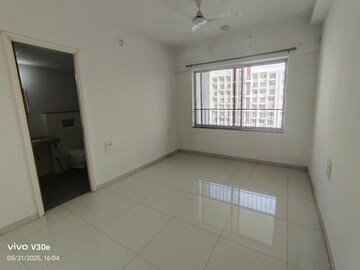Room in 3 BHK Apartment at Godrej Elements, Hinjewadi – for Rent