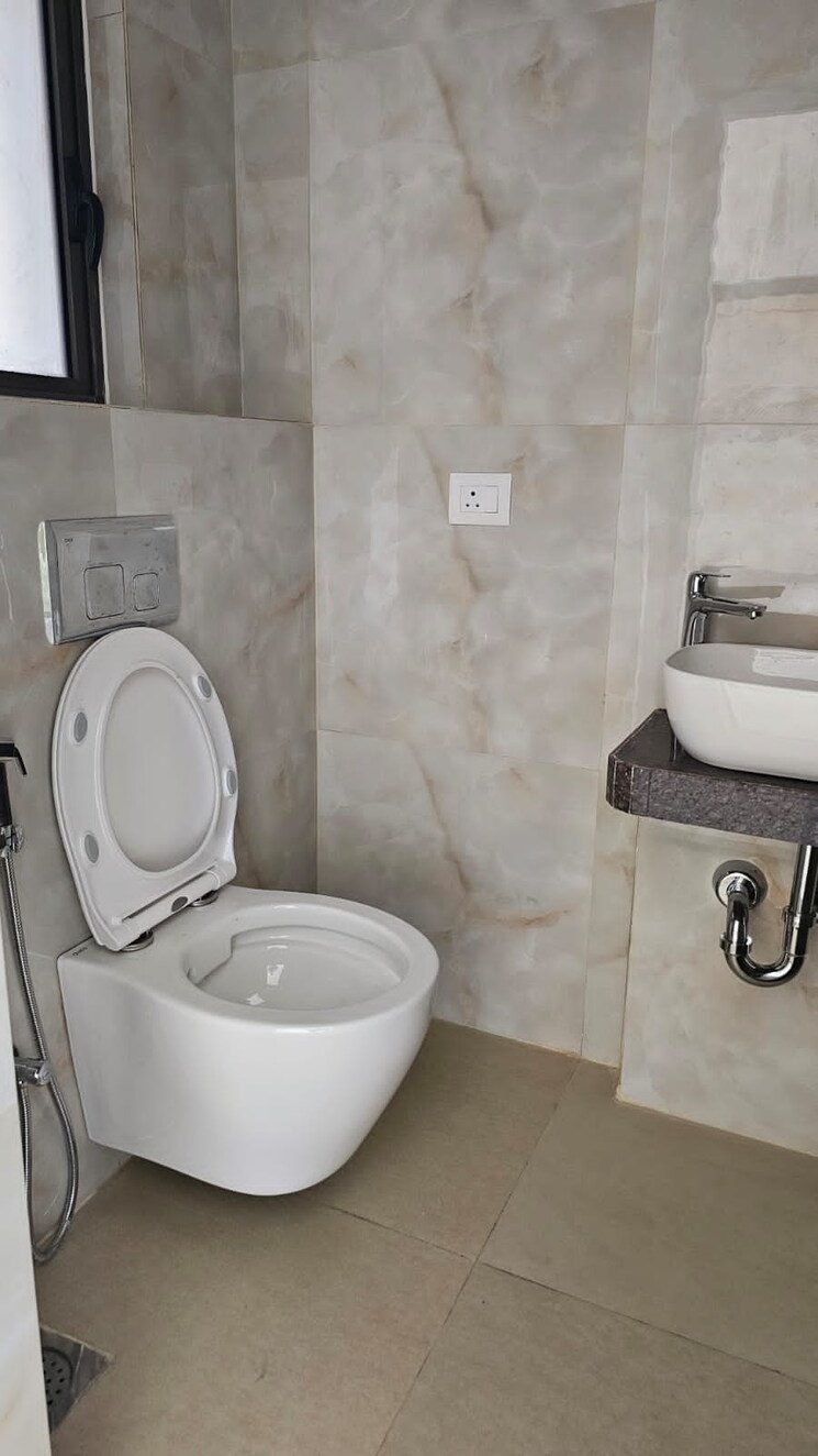 Bathroom, raymond-realty-phase-ii 1 Bedroom 410 Sq.Ft. Apartment In Pokhran Road No Two Thane 8756517