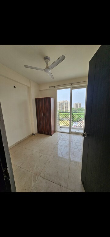 Room in 3 BHK Apartment at Signature Global Grand Iva, Sector 103 – for Sale