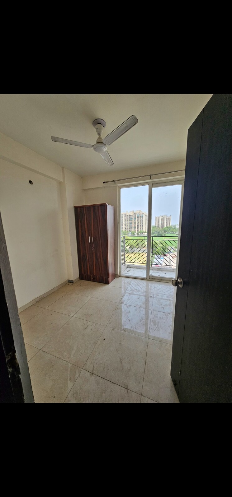 Room, signature-global-grand-iva 3 Bedroom 745 Sq.Ft. Apartment In Sector 103 Gurgaon 8756546