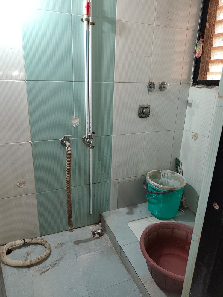 Bathroom, veena-saraswati-complex 1 Bedroom 625 Sq.Ft. Apartment In Vasai East Palghar 8757025