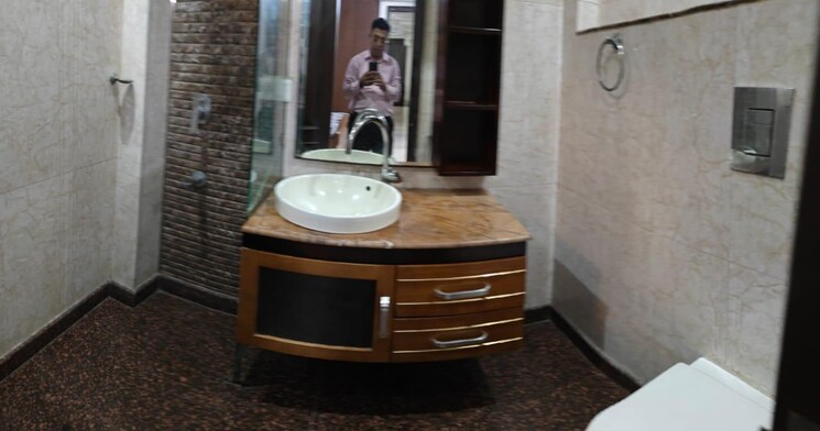 undefined, jungpura extension 3 Bedroom 200 Sq.Yd. Builder Floor In Jungpura Extension Delhi 8756526