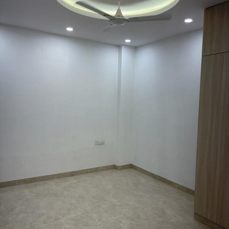 Room, chattarpur 3 Bedroom 1350 Sq.Ft. Apartment In Chattarpur Delhi 8756558