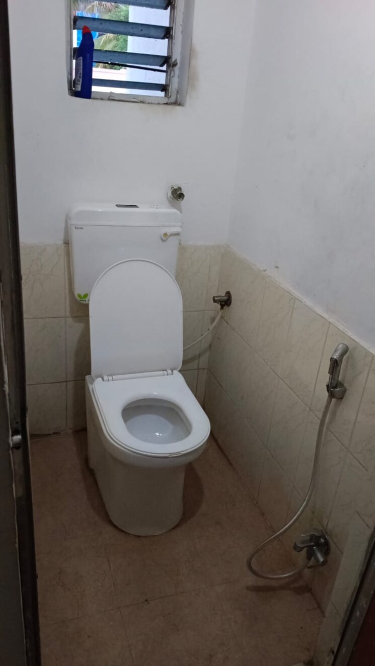Bathroom, tingre nagar 2 Bedroom 960 Sq.Ft. Apartment In Tingre Nagar Pune 8756653