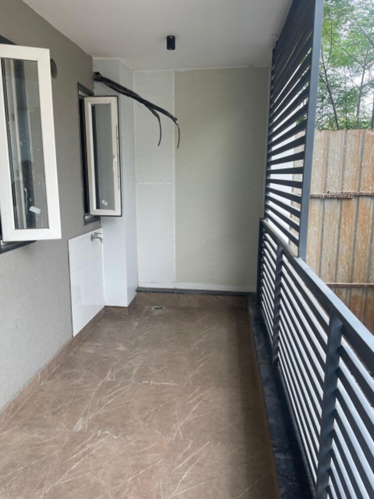 Balcony, sector 57 3 Bedroom 307 Sq.Yd. Builder Floor In Sector 57 Gurgaon 8756714