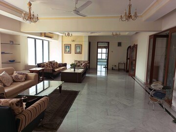Living Room in 4 BHK Apartment at Chaitanya Tower, Prabhadevi – for Sale
