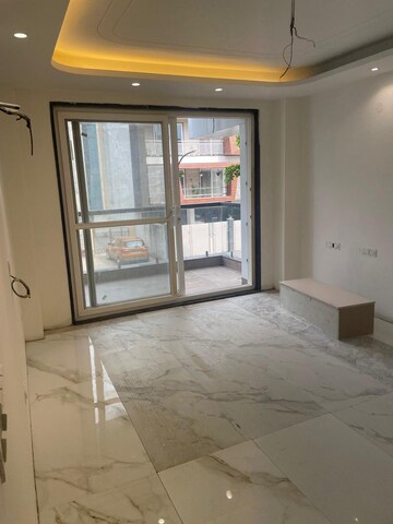 Room in 3 BHK Builder Floor at Sector 57 – for Rent