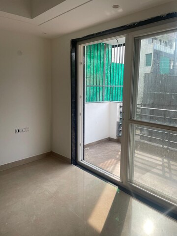 Room in 3 BHK Builder Floor at Sector 57 – for Rent