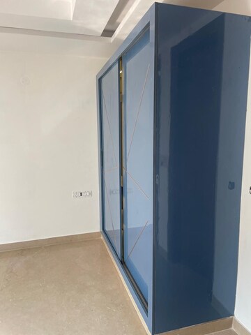 Building Lobby in 3 BHK Builder Floor at Sector 57 – for Rent