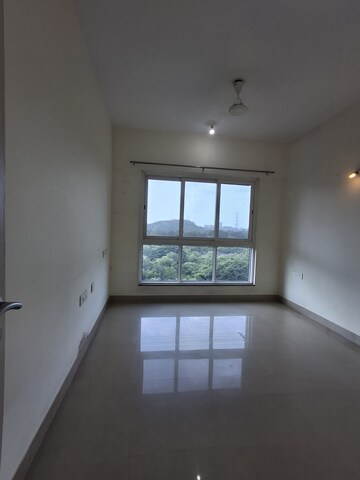 2 BHK Apartment For Rent in Raheja Reflections Eternity, Kandivali East