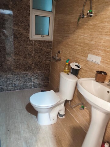 Bathroom in 6+ BHK Villa at Emaar Gomti Greens, Gomti Nagar – for Rent