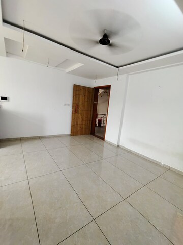 Room in 3 BHK Apartment at Harni – for Rent