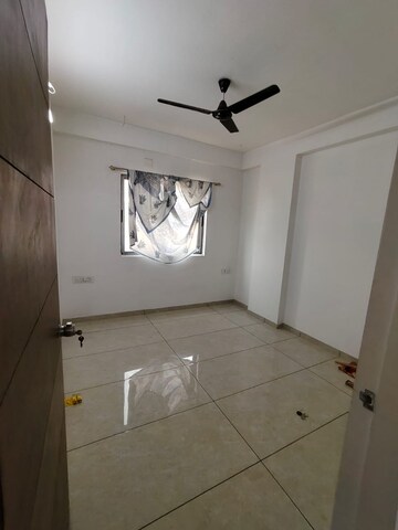 Room in 3 BHK Apartment at Harni – for Rent