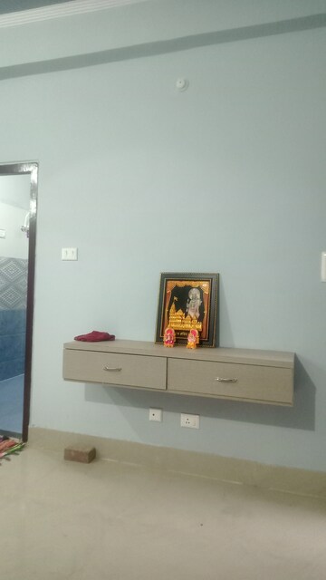Room in 1 BHK Apartment at Vrindavan Yojna – for Rent