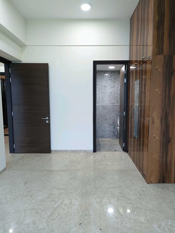 Room in 4 BHK Apartment at Raheja Imperia, Worli – for Sale