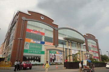  Shop For Sale in Orris Market City, Sector 89