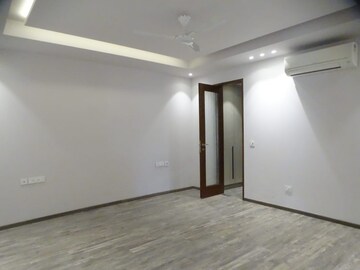 Room in 4 BHK Builder Floor at Defence Colony – for Rent