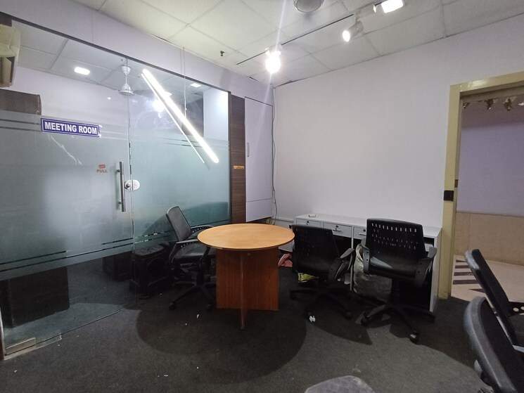 Team Area, netaji subhash place Commercial Office Space 600 Sq.Ft. In Netaji Subhash Place Delhi 8757206