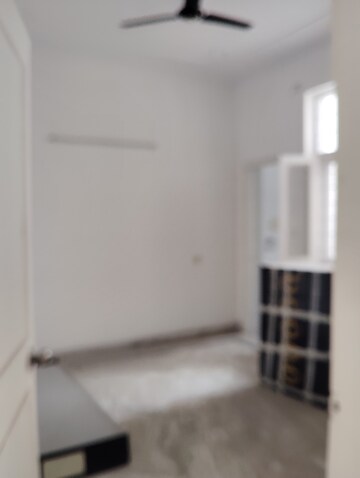 Room in 3 BHK Independent House at Sector 48 – for Rent