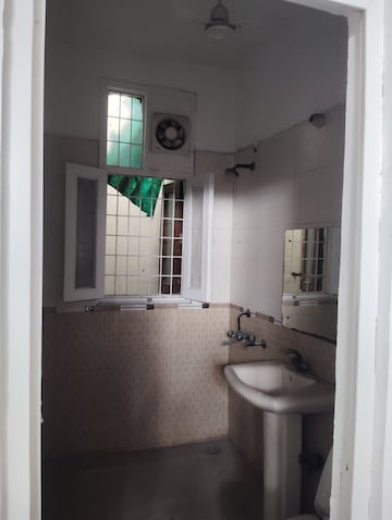Bathroom in 3 BHK Independent House at Sector 48 – for Rent