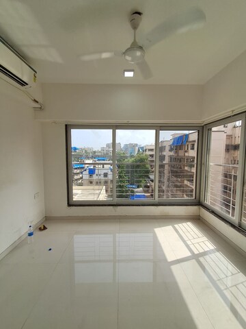Room in 2 BHK Apartment at Green Heritage House, Andheri East – for Sale