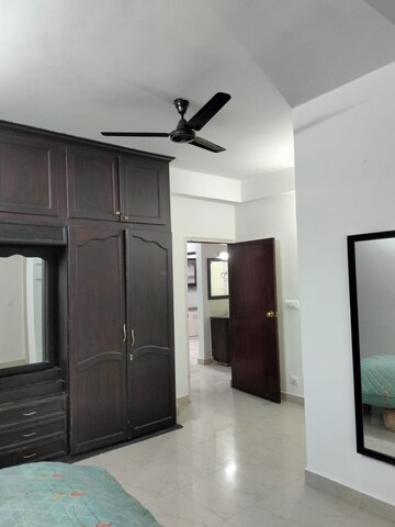 Room in 4 BHK Apartment at Sector 10 Dwarka – for Rent