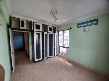 Room in 2 BHK Apartment at Genexx Valley, Diamond Harbour Road – for Rent