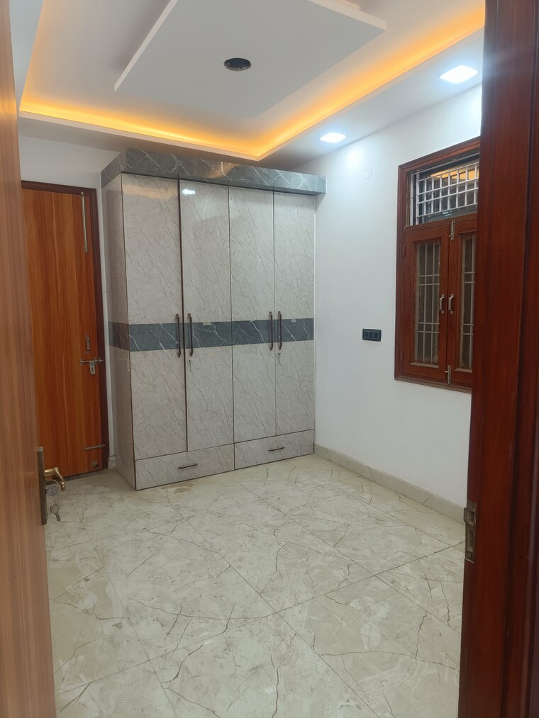 Room, burari 3 Bedroom 110 Sq.Yd. Builder Floor In Burari Delhi 8757417