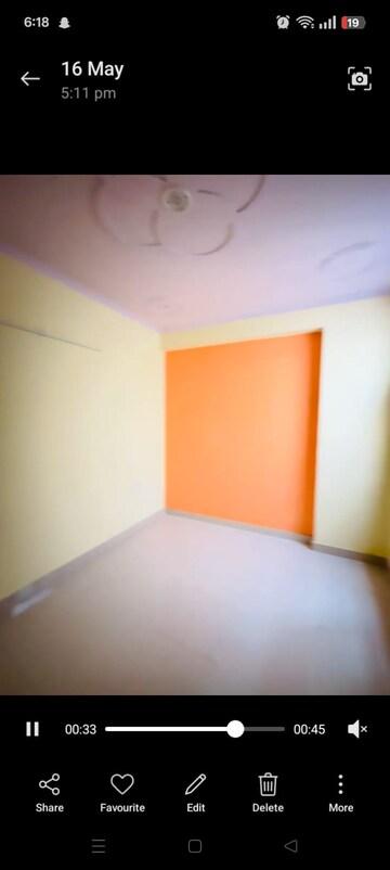Room in 2 BHK Builder Floor at Mayur Vihar Phase 1 – for Rent
