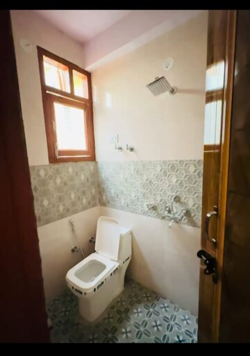 Bathroom in 2 BHK Builder Floor at Mayur Vihar Phase 1 – for Rent
