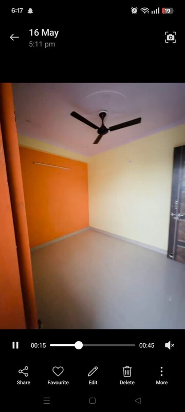 Room in 2 BHK Builder Floor at Mayur Vihar Phase 1 – for Rent