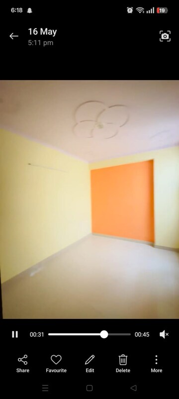 Room in 2 BHK Builder Floor at Mayur Vihar Phase 1 – for Rent