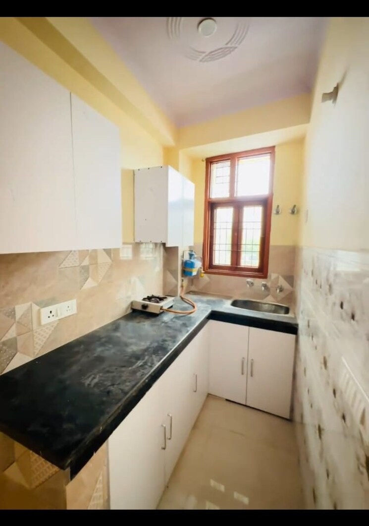 Kitchen, mayur vihar phase 1 2 Bedroom 550 Sq.Ft. Builder Floor In Mayur Vihar Phase 1 Delhi 8757445