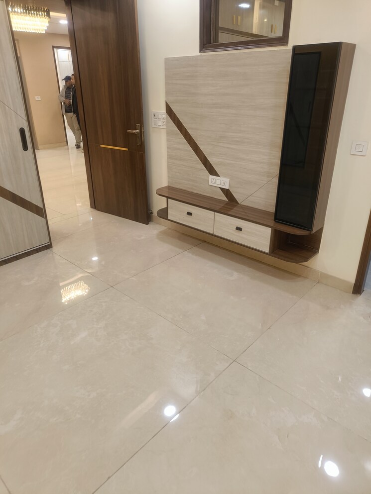 Room, burari 3 Bedroom 120 Sq.Yd. Builder Floor In Burari Delhi 8757497