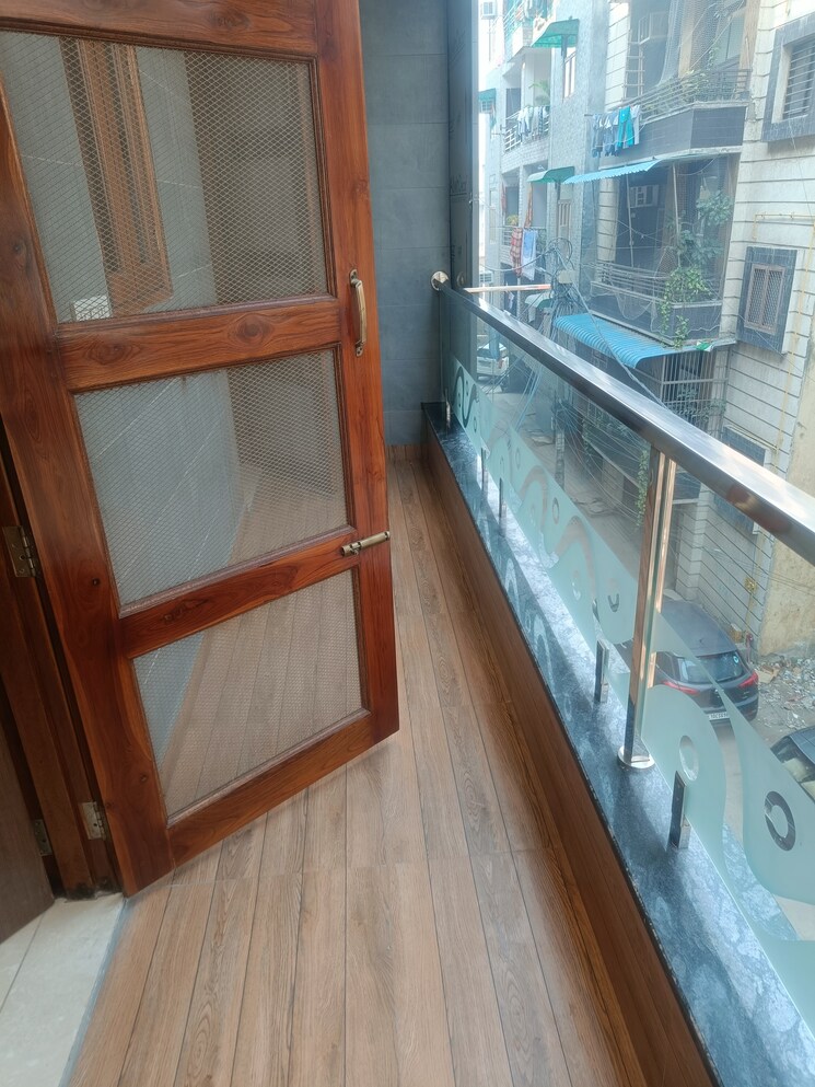 Balcony, burari 3 Bedroom 120 Sq.Yd. Builder Floor In Burari Delhi 8757497