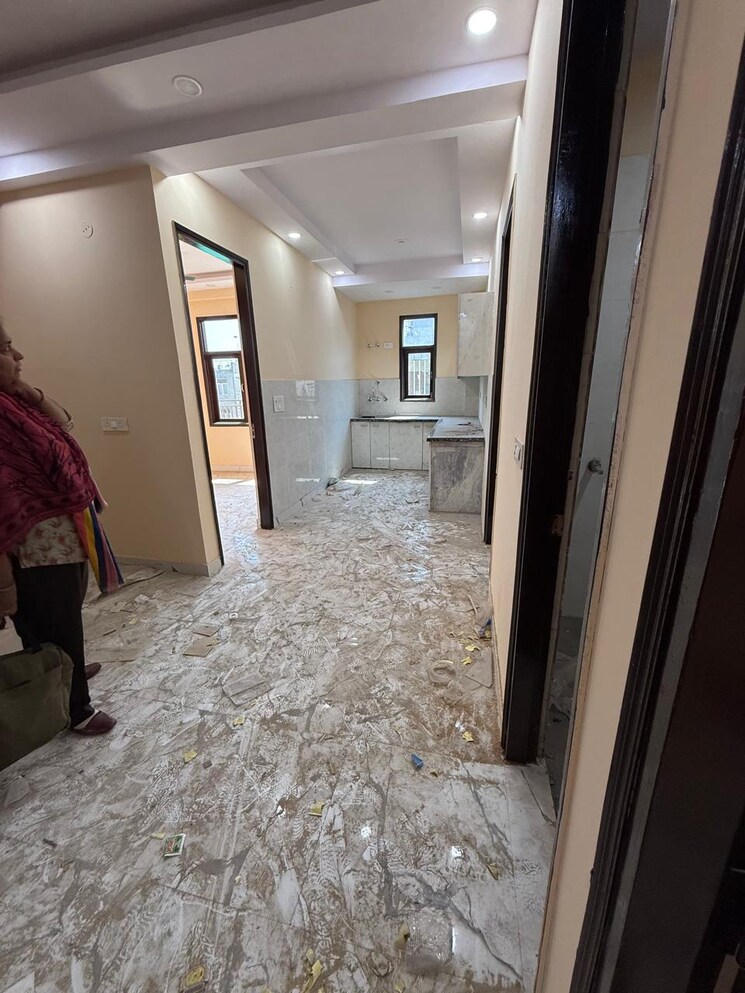  Parking, mayur vihar phase 1 3 Bedroom 1050 Sq.Ft. Builder Floor In Mayur Vihar Phase 1 Delhi 8757507