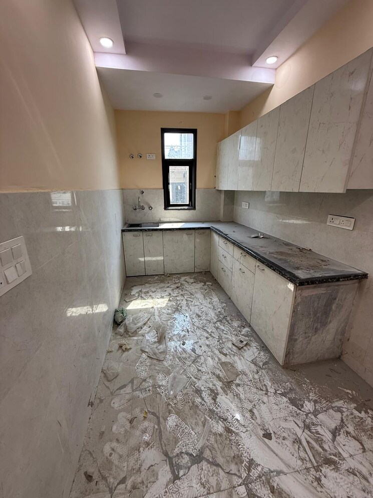 Kitchen, mayur vihar phase 1 3 Bedroom 1050 Sq.Ft. Builder Floor In Mayur Vihar Phase 1 Delhi 8757507